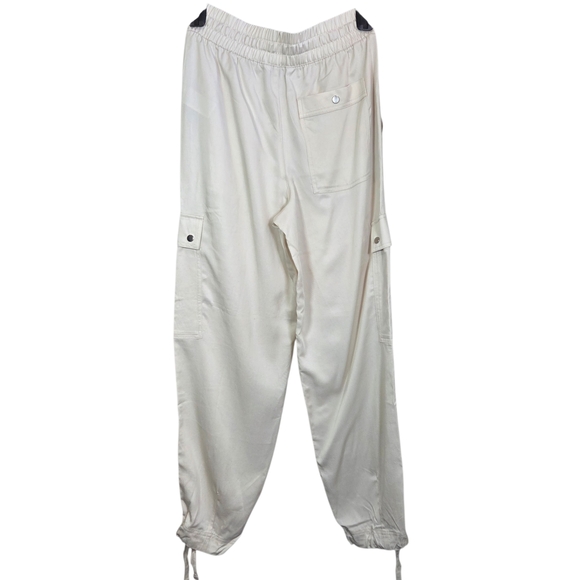 Athleta Cream Celestial Utility Cargo Pants Size XS - Picture 2 of 5